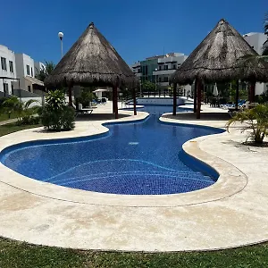 Departamento En Planta Baja Con Alberca Apartamento